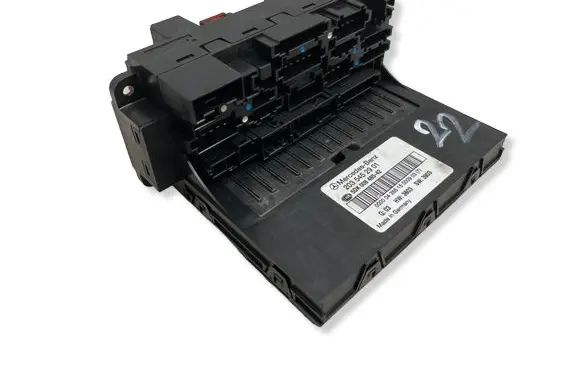 Mercedes-Benz C W203 SAM control unit 2035452901 5DK00848542