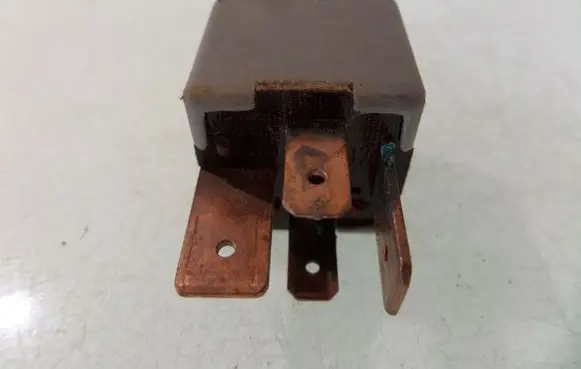 Volkswagen Golf III Other relay 191937503