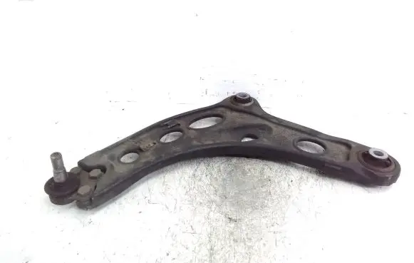 Opel Vivaro Front lower control arm/wishbone 8200395007 93853464