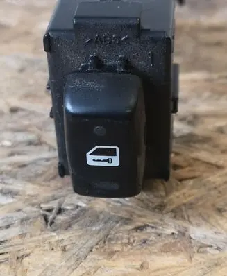 Central locking switch button