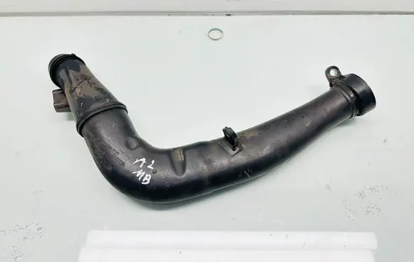 Intercooler hose/pipe