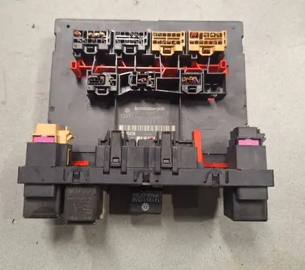 Volkswagen PASSAT B6 Comfort/convenience module 3C0937049E F005V00526 H37S1002