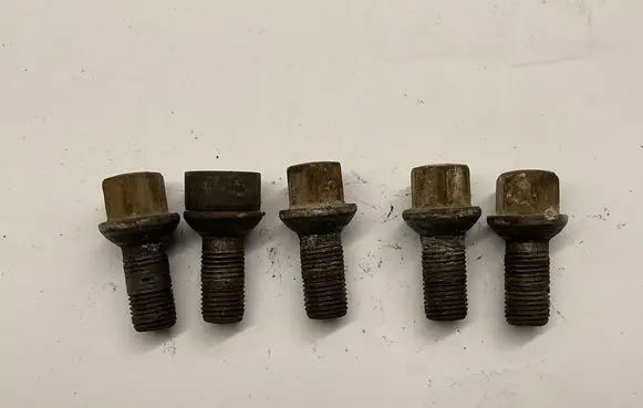 Mercedes-Benz E W212 Nuts/bolts 