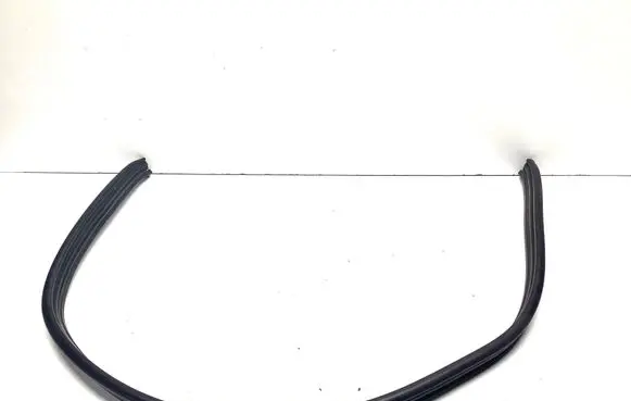 Volvo S60 Engine compartment rubber 