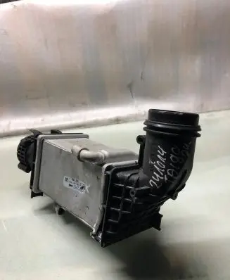 Volkswagen Taigo Intercooler radiator 04e145785n
