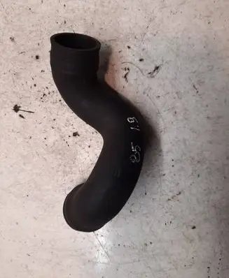 Volkswagen PASSAT B5 Intercooler hose/pipe 