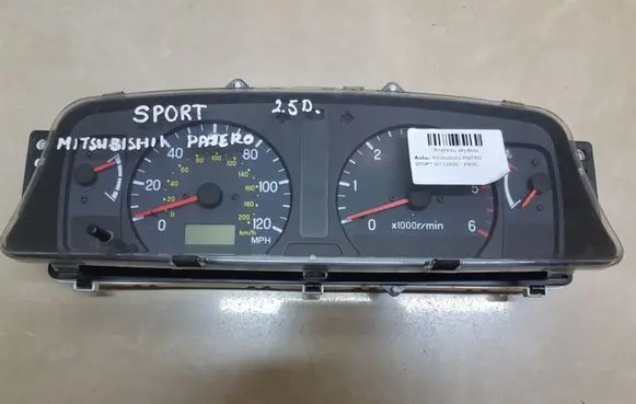 Mitsubishi Pajero Sport I Speedometer (instrument cluster) MR590141