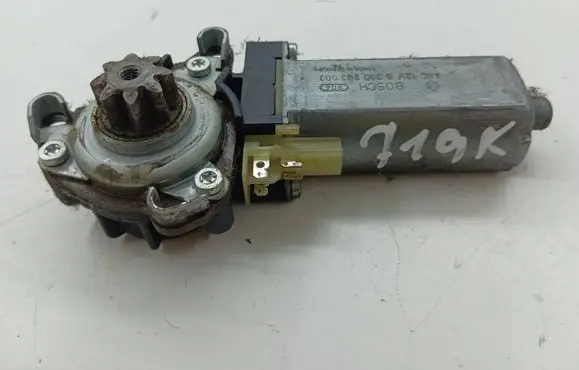 Jeep Grand Cherokee (WK) Seat adjustment motor 0390203003