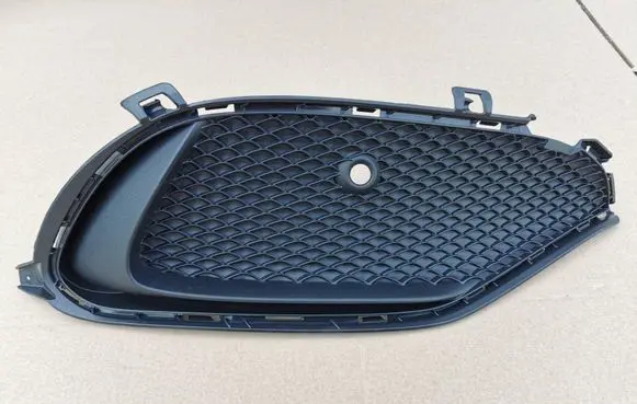 Mercedes-Benz A W176 Front bumper lower grill A1768852800
