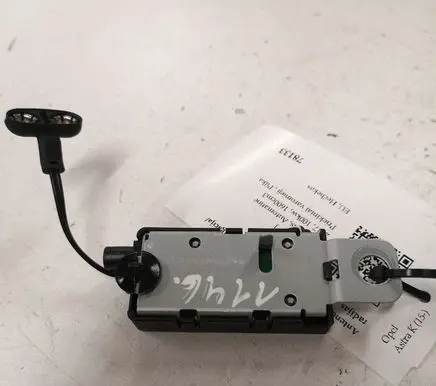 Opel Astra K Aerial antenna amplifier 13490407 421251063