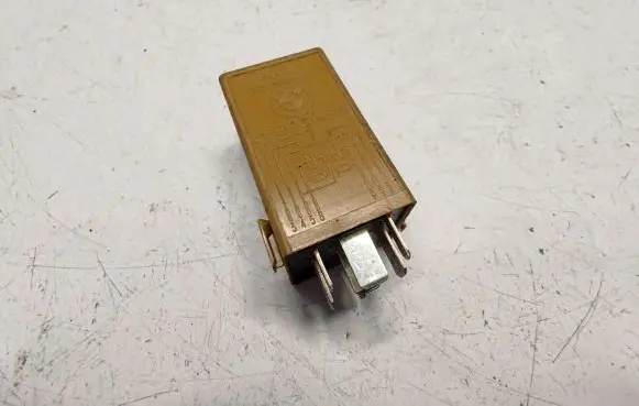 BMW 7 E38 Window wiper relay 61368384505 61368364501