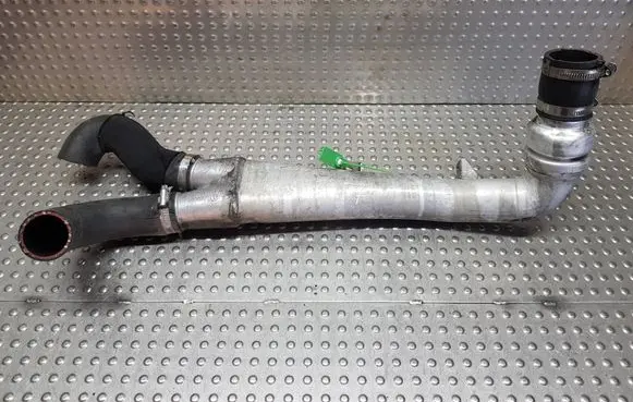 Audi Q7 4L Intercooler hose/pipe S26370587 7L6145737B 7L6145945J