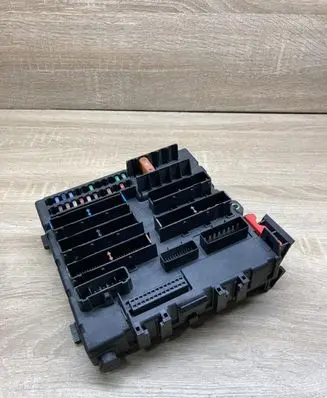 Opel Signum Fuse module 13205777 519165005