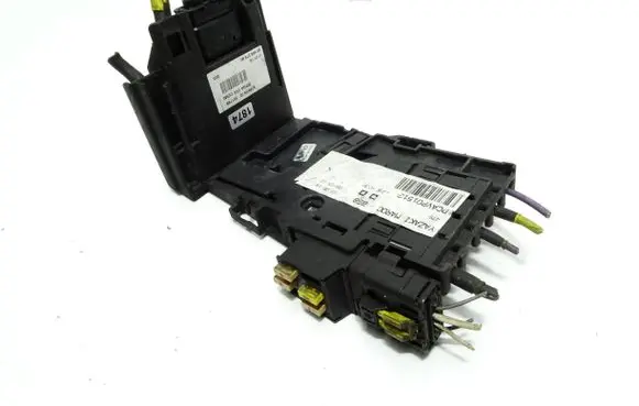 Peugeot 3008 I Fuse module 28236841 02534785 28257533