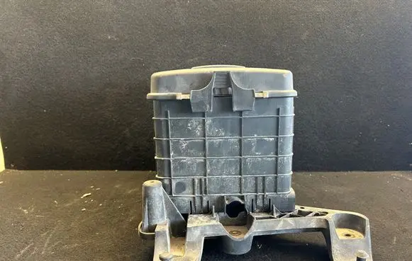 Volkswagen Golf V Battery tray heat shield 1k09153350