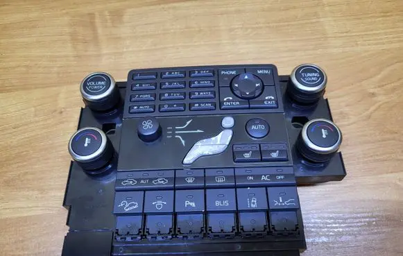 Volvo XC60 Climate control unit 30782904 M3380A00090 SN1069681