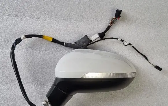 Front door electric wing mirror
