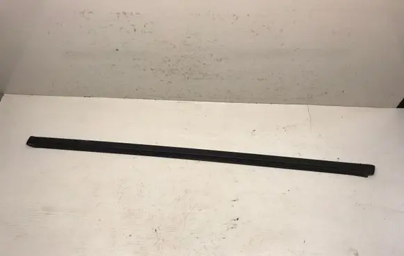 Fiat Punto (188) Rubber seal front door window/glass 