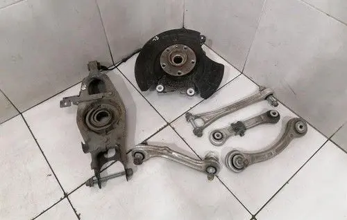 Maserati GranTurismo Rear wheel bearing hub 670035980