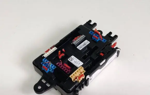 BMW 4 F32 F33 Fuse module 9389070