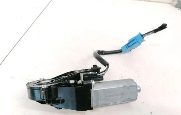 Mercedes-Benz S W221 Seat adjustment motor 0390203206 820648064
