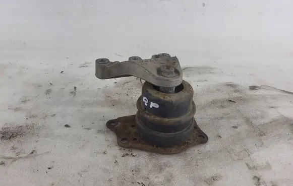 Skoda Fabia Mk1 (6Y) Engine mount bracket 6Q0199185R