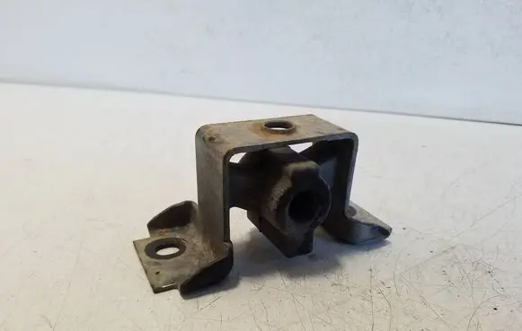 Nissan Pathfinder R51 Muffler mount bracket/holder 
