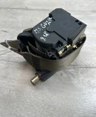 Jaguar S-Type Front seatbelt 33014051 3304827B