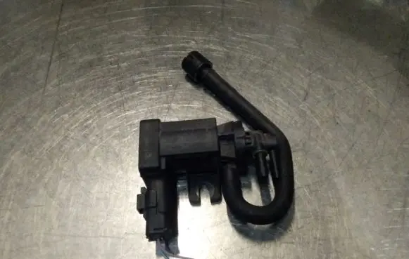 Citroen C4 I Picasso Turbo solenoid valve 9663116980