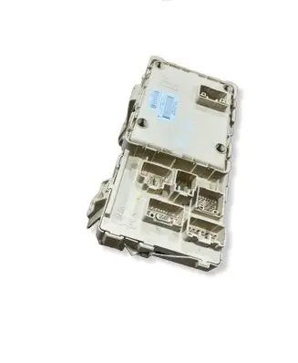 Toyota Avensis T250 Fuse module 8264105030A 5211976312 08052612203701