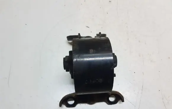Dodge Caliber Engine mount bracket