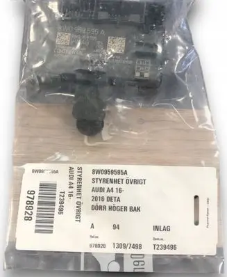 Audi A4 S4 B9 Door control unit/module 8W0959595A