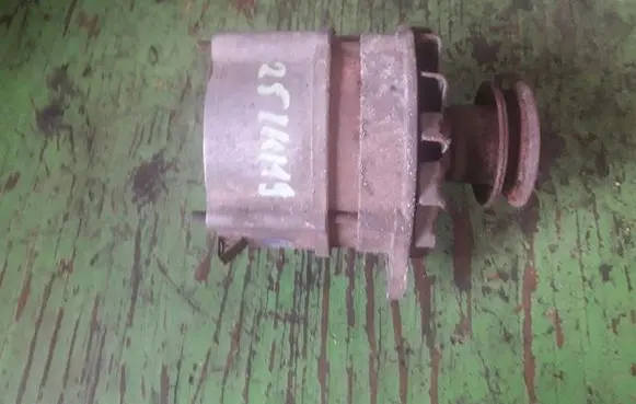 Volkswagen Golf I Generator/alternator 0120489002