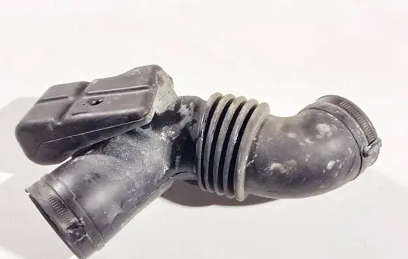 Subaru B9 Tribeca Air intake hose/pipe
