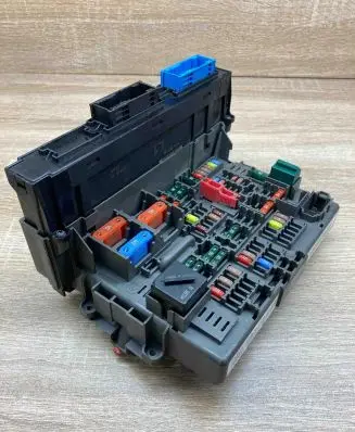 BMW 1 E81 E87 Fuse module 9119446