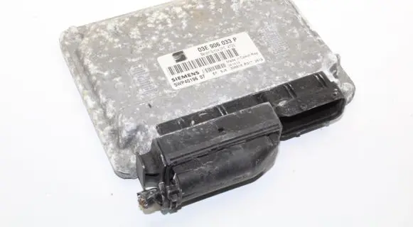 Volkswagen Polo Engine control unit/module 03E906033P
