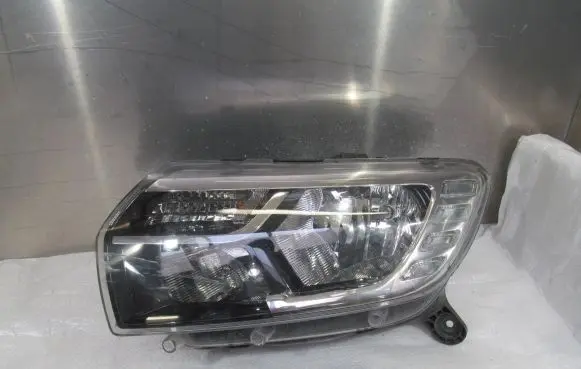 Renault Sandero II Headlight/headlamp 260605665R 90114430 901144300NR5