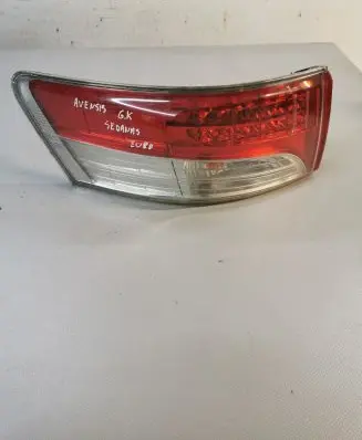 Toyota Avensis T270 Rear/tail lights