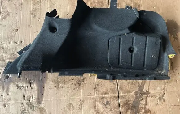 Trunk/boot lower side trim panel