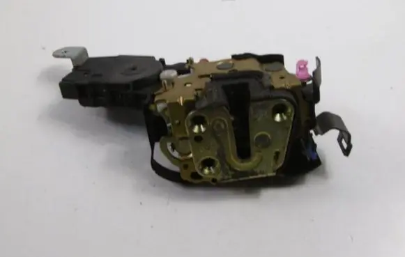 Subaru Legacy Front door lock