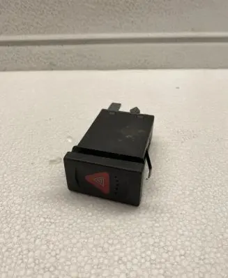 Volkswagen PASSAT B5 Hazard light switch 3B0953235D