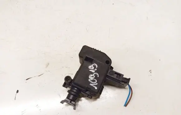 Skoda Octavia Mk2 (1Z) Central locking motor 