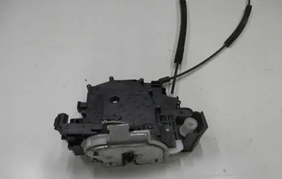 Mitsubishi Colt Front door lock 4A91LP