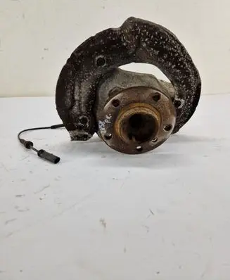 BMW 1 F20 F21 Front wheel hub 6792285