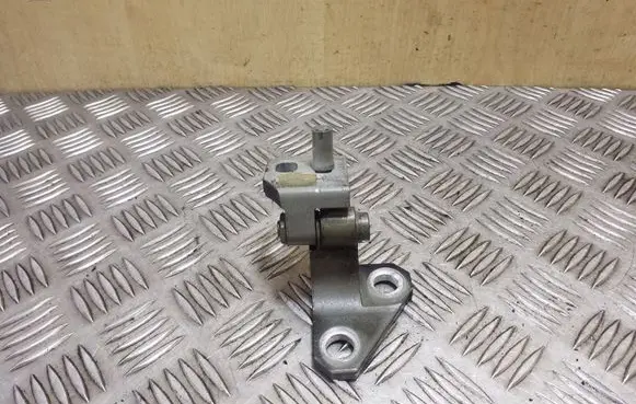 Volkswagen Golf VI Front door upper hinge