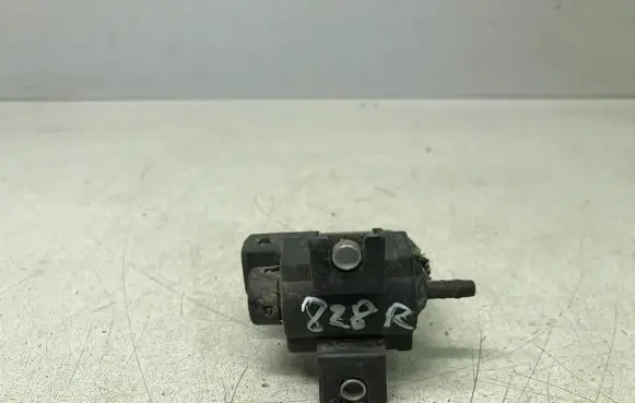Toyota RAV 4 (XA30) Turbo solenoid valve 258600R010
