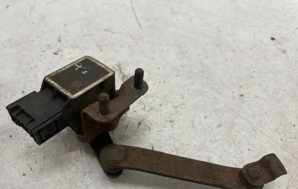 Mercedes-Benz E W211 Front height sensor lever A0105427717