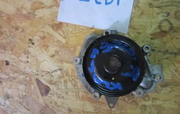 Mercedes-Benz R W251 Water pump
