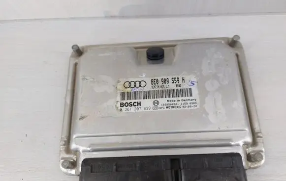 Audi A6 S6 C5 4B Engine control unit/module 8E0909559H 0261207839