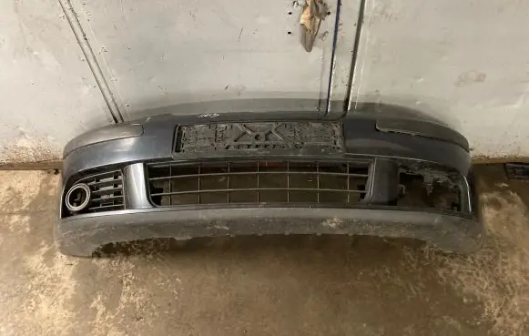 Volkswagen Golf V Front bumper